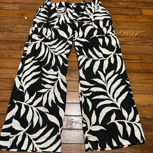 Democracy Monochrome Leaf Pattern Pants